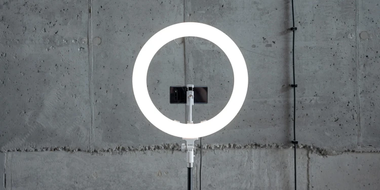 Grafika - Lampa pierścieniowa LED Newell RL-18A - WB (3200 K - 5500 K) - Arctic White_04.jpg