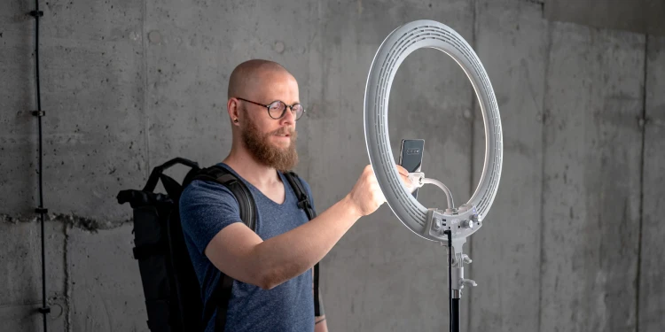 Grafika - Lampa pierścieniowa LED Newell RL-18A - WB (3200 K - 5500 K) - Arctic White_07.jpg