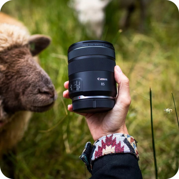 OBIEKTYW-CANON-RF-85mm-F2-MACRO-IS-STM-STABILIZACJA-OBRAZU-Mocowanie-Canon-RF.jpg